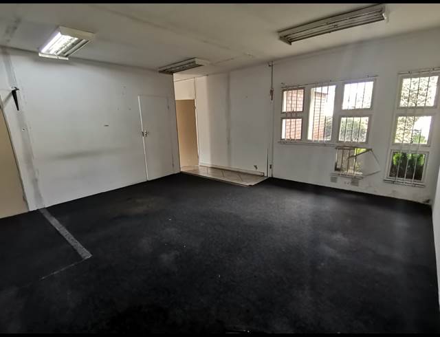 82M² OFFICE TO LET IN VALHALLA