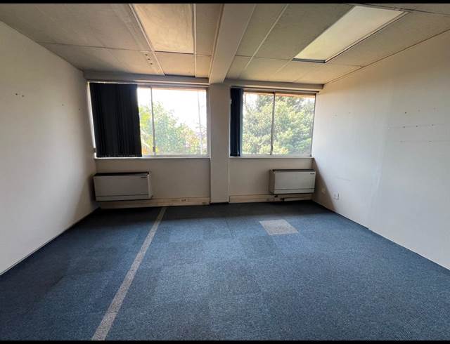 210M² OFFICE TO LET IN STRIJDOMPARK