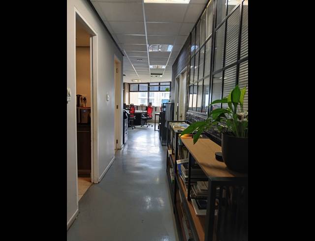 152M² OFFICE TO LET IN UMHLANGA RIDGE