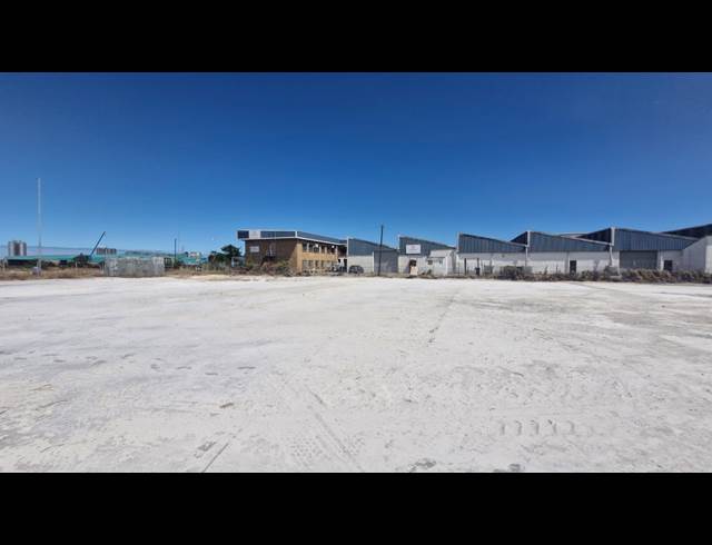 650M² INDUSTRIAL YARD TO LET IN ATLANTIS INDUSTRIAL