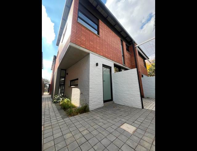 3 BEDROOM PROPERTY TO RENT IN MENLO PARK