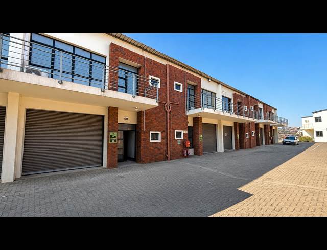 151M² WAREHOUSE TO LET IN TUNNEY