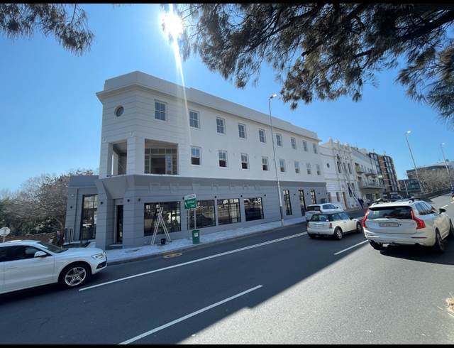 170M² SHOWROOM TO LET IN GARDENS