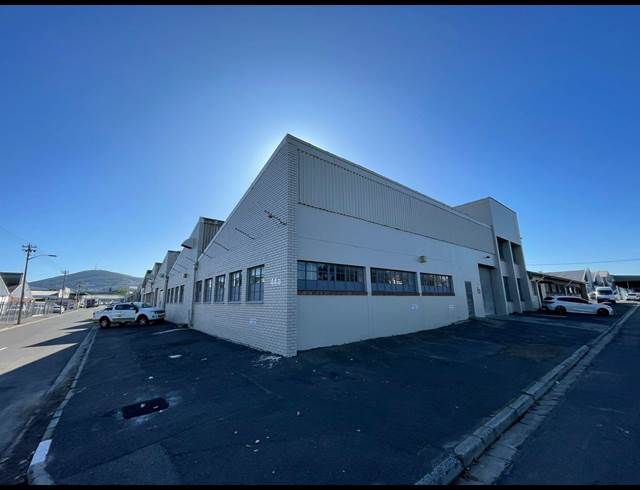 700M² WAREHOUSE TO LET IN PAROW EAST