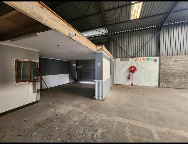 2,770M² WAREHOUSE TO LET IN EPPING INDUSTRIAL