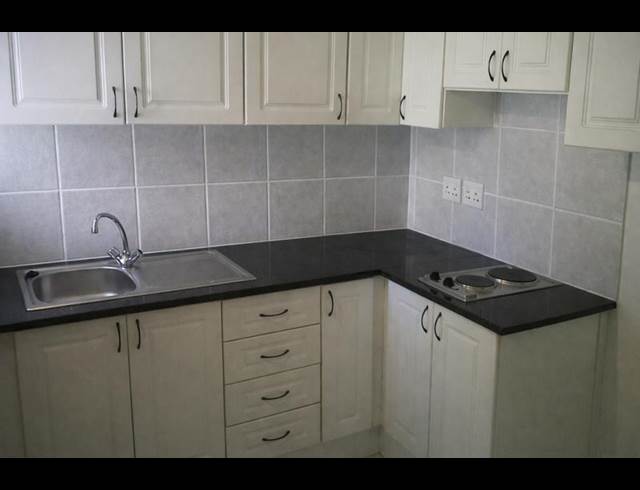 0 BEDROOM PROPERTY TO RENT IN RONDEBOSCH