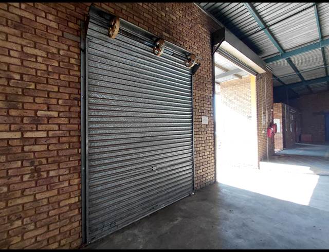 960M² WAREHOUSE TO LET IN POMONA