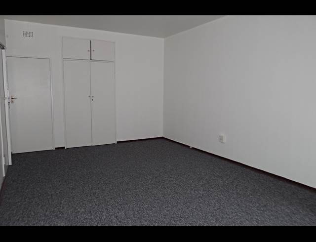 2 bed property to rent in NORTHCLIFF