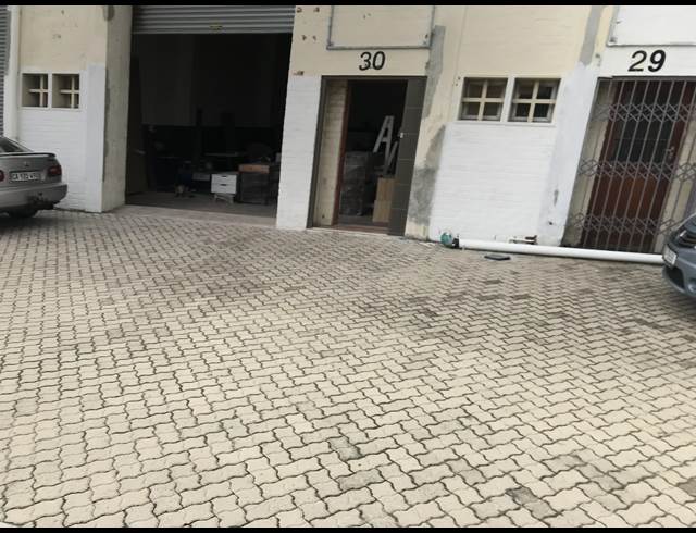 110M² FACTORY TO LET IN EPPING INDUSTRIAL