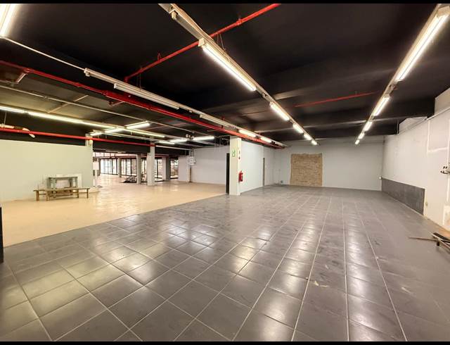 841M² SHOWROOM TO LET IN CONGELLA