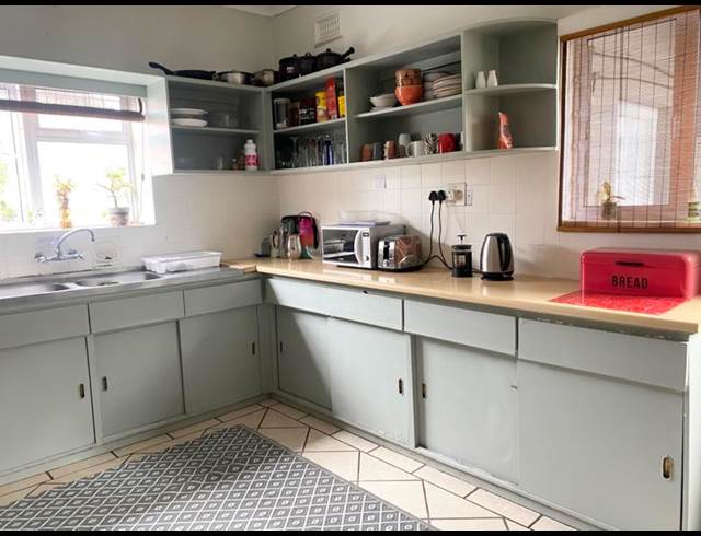 BUSINESS PROPERTY TO RENT IN MOWBRAY