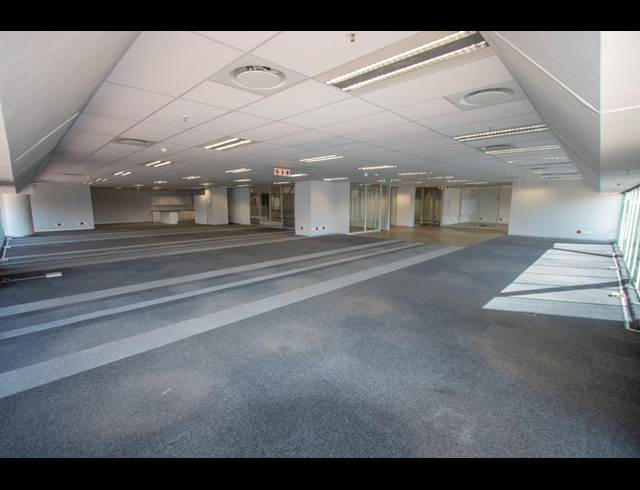 1,971M² OFFICE TO LET IN SANDTON CENTRAL