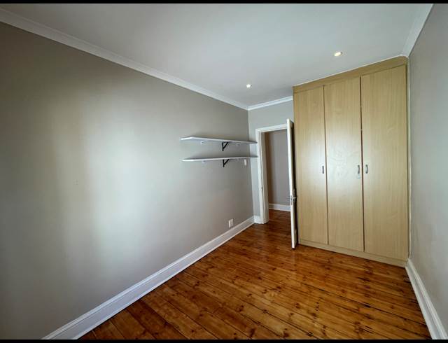 220M² BUILDING TO LET IN SEA POINT