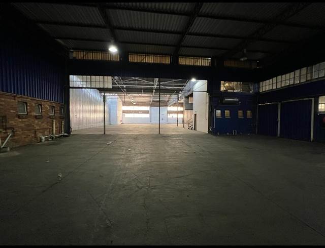750M² WAREHOUSE TO LET IN DRIEHOEK
