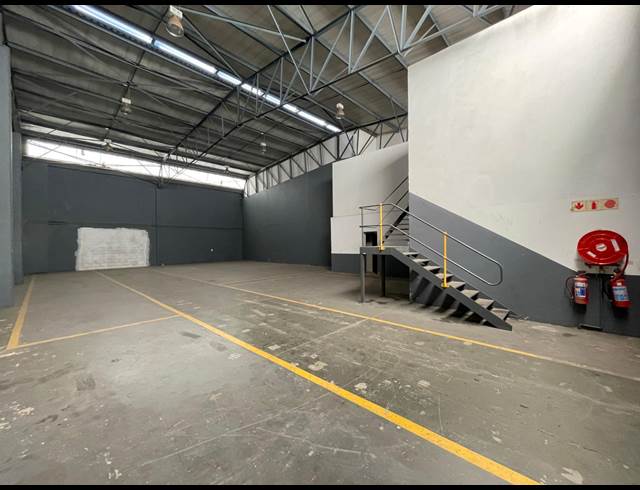 410M² WAREHOUSE TO LET IN RANDJESPARK