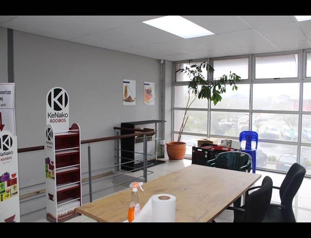 800M² WAREHOUSE TO LET IN PAARDEN EILAND