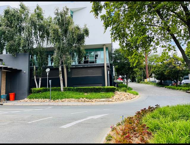 308M² OFFICE RENTED IN FOURWAYS