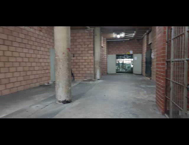 300M² BUSINESS CENTRE TO LET IN PHOENIX INDUSTRIAL