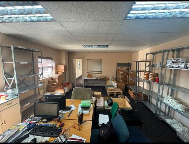 80M² OFFICE TO LET IN ORMONDE