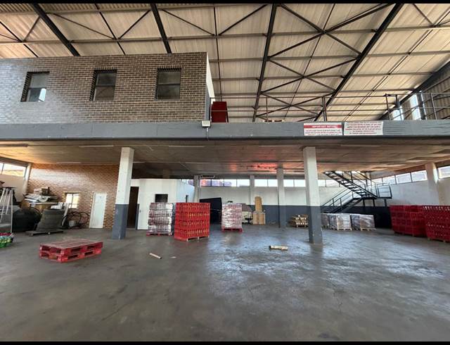 875M² WAREHOUSE TO LET IN CLAYVILLE