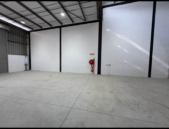 464M² WAREHOUSE TO LET IN FIRGROVE