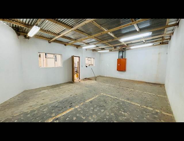2,422M² WAREHOUSE TO LET IN CHAMDOR