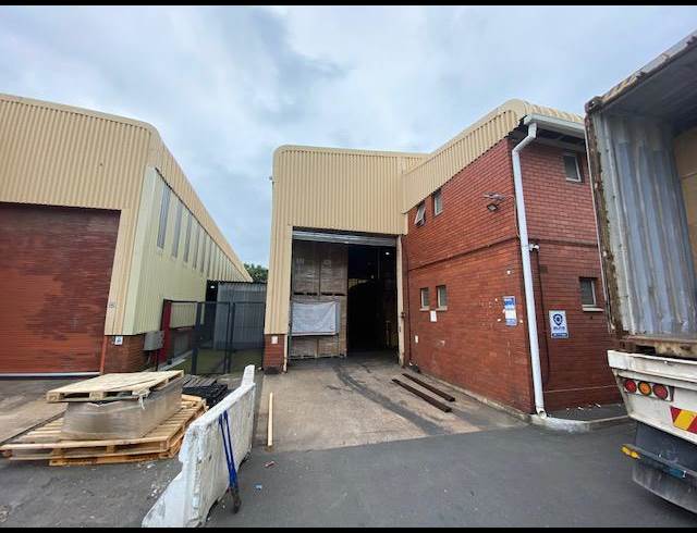 1,471M² WAREHOUSE TO LET IN ISIPINGO BEACH