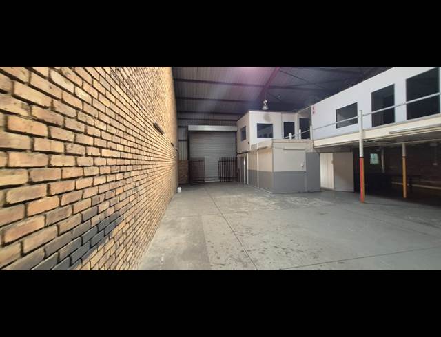 300M² WAREHOUSE TO LET IN ANDERBOLT