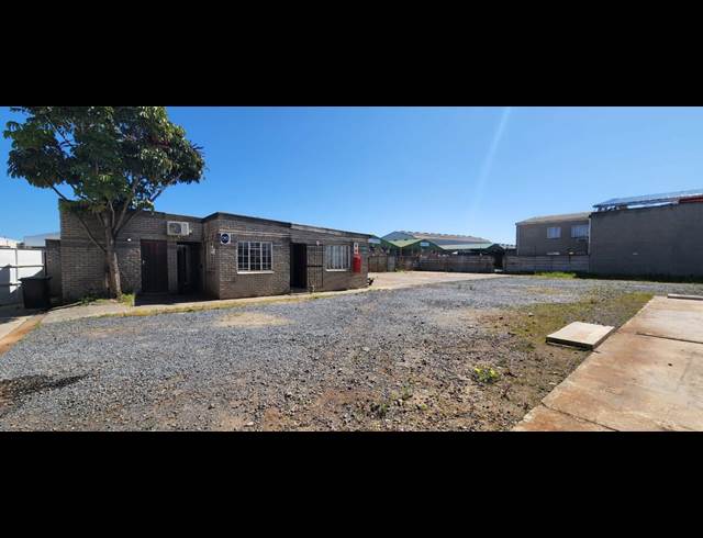 2,050M² INDUSTRIAL YARD TO LET IN BLACKHEATH INDUSTRIAL