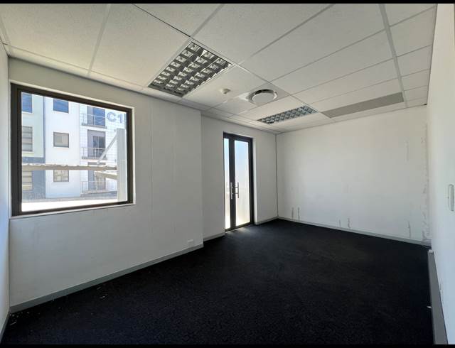 326M² OFFICE TO LET IN HIGHVELD