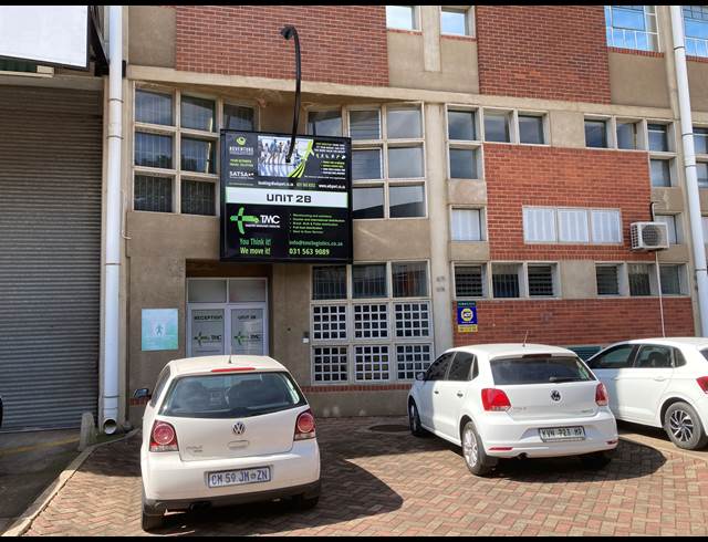 1,370M² WAREHOUSE TO LET IN WESTMEAD