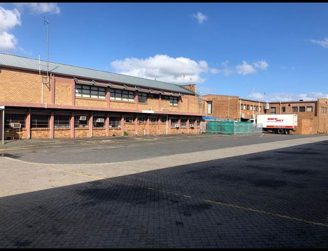 6,319M² WAREHOUSE TO LET IN EPPING INDUSTRIAL