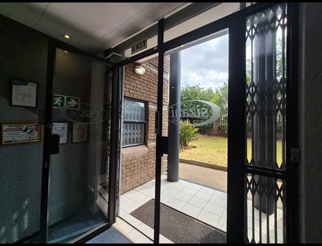 1,759M² OFFICE TO LET IN ALLANDALE