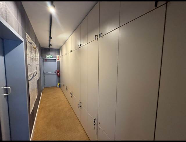 327M² SHOWROOM TO LET IN KRAMERVILLE