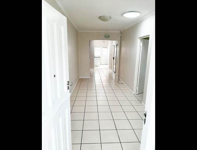 2 bed property to rent in SCHOTSCHE KLOOF