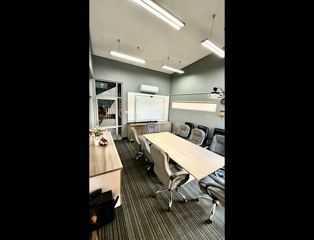 156M² OFFICE TO LET IN NELSPRUIT EXT 2