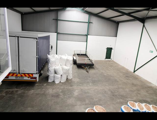 330M² WAREHOUSE TO LET IN KILLARNEY GARDENS