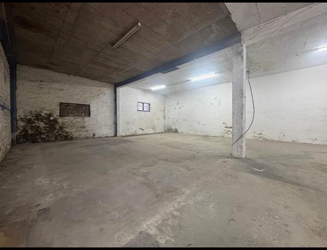 240M² WAREHOUSE TO LET IN PHOENIX INDUSTRIAL
