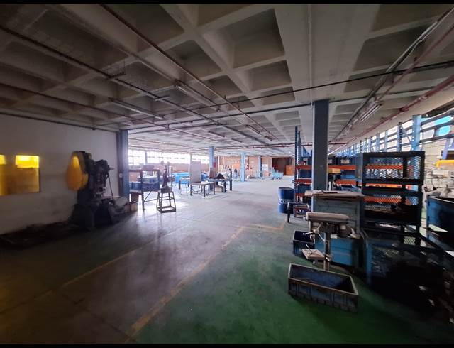 10,313M² WAREHOUSE TO LET IN INDUSTRIA