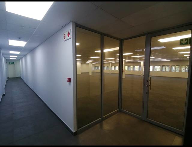 650.40M² RETAIL TO LET IN RIVERSIDE