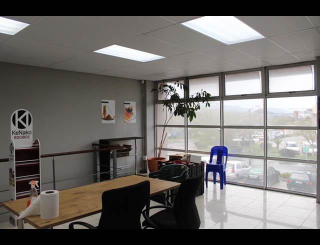 800M² WAREHOUSE TO LET IN PAARDEN EILAND