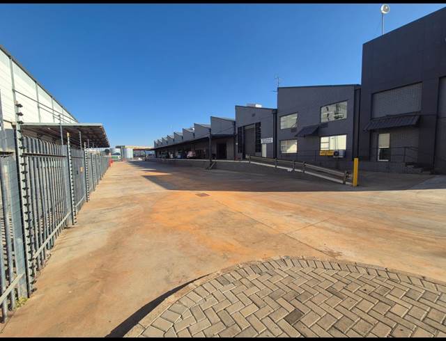 7,772M² WAREHOUSE TO LET IN ISANDO