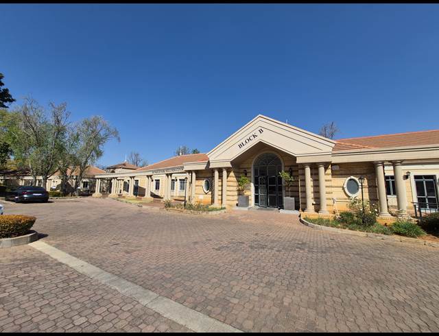 20M² OFFICE TO LET IN DUNKELD WEST