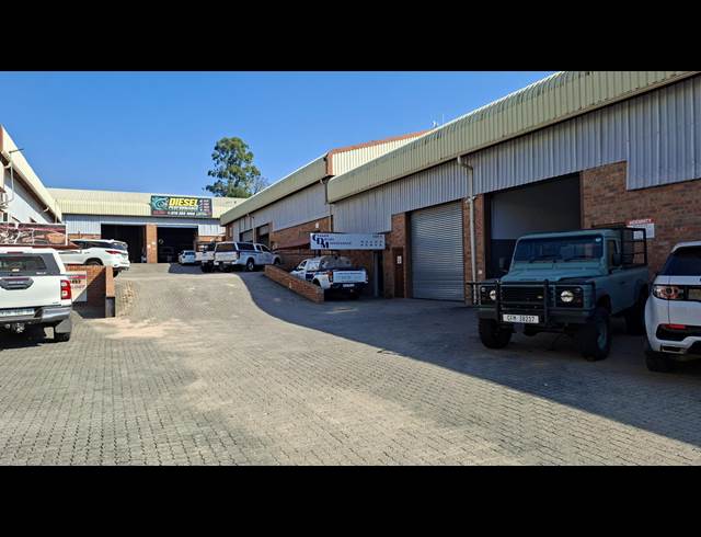 138M² WAREHOUSE TO LET IN RIVERSIDE PARK