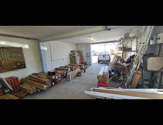 298M² FACTORY TO LET IN DIEP RIVER