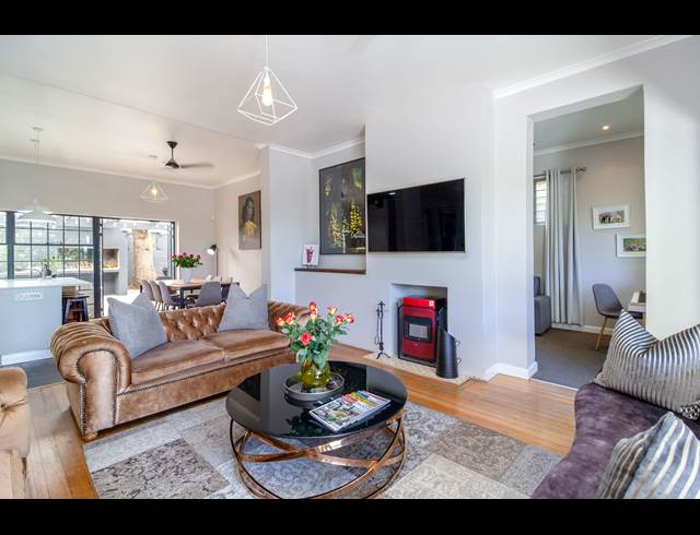 3 BEDROOM HOUSE RENTED IN VREDEHOEK