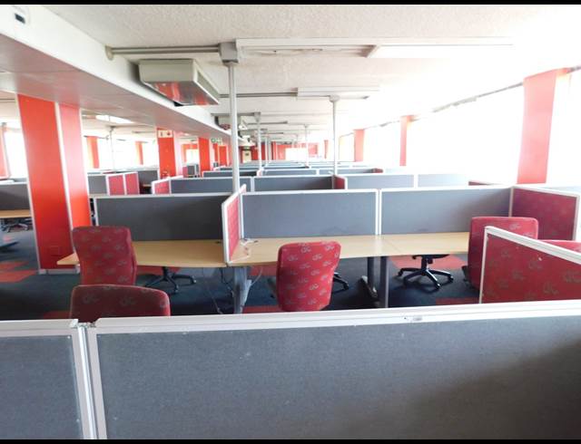 856M² OFFICE TO LET IN FERNDALE