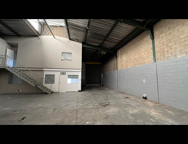 428M² WAREHOUSE TO LET IN MEADOWDALE