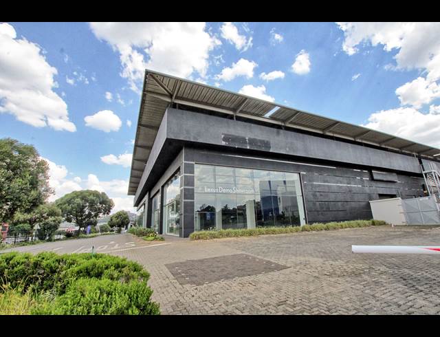 3,621M² WAREHOUSE TO LET IN ROODEPOORT
