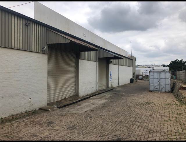 2,800M² WORKSHOP TO LET IN SEBENZA